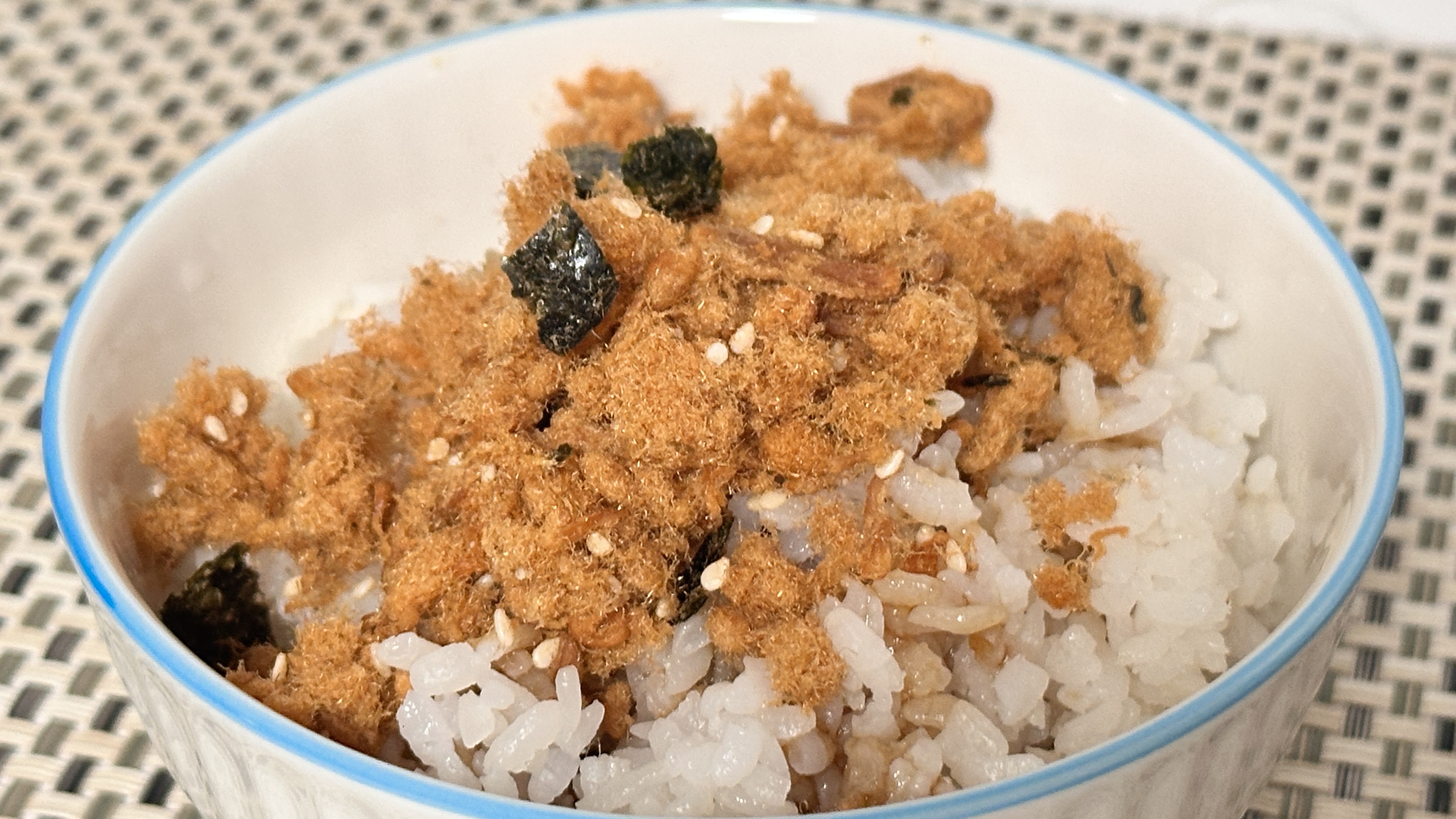 一滴滋養,香氣炸裂!白湯甘甜、肉鬆涮嘴、雞油蔥香氣讓味蕾跳舞 - 第11張圖 一滴滋養,香氣炸裂!白湯甘甜、肉鬆涮嘴、雞油蔥香氣讓味蕾跳舞