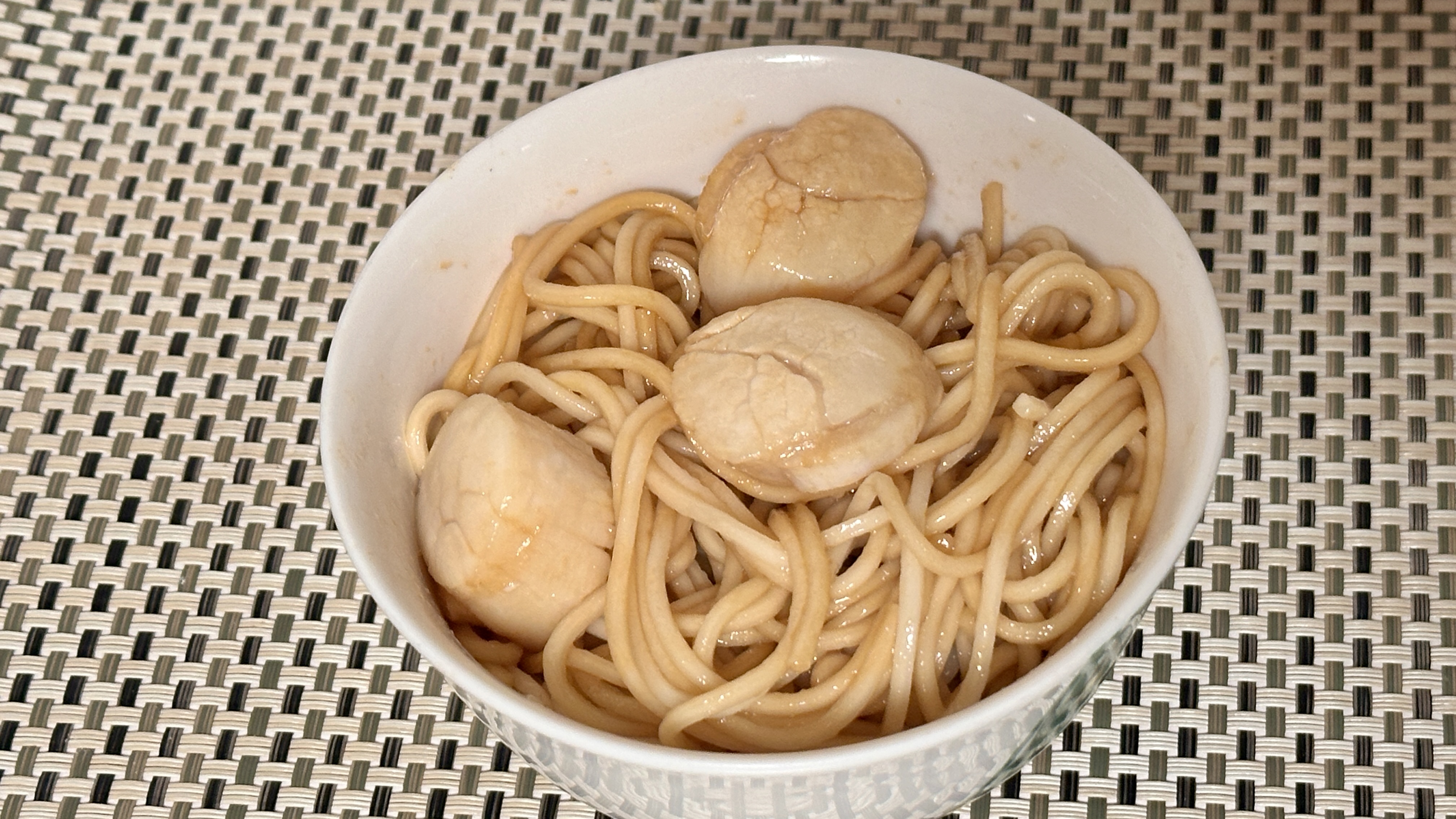 一滴滋養,香氣炸裂!白湯甘甜、肉鬆涮嘴、雞油蔥香氣讓味蕾跳舞 - 第17張圖 一滴滋養,香氣炸裂!白湯甘甜、肉鬆涮嘴、雞油蔥香氣讓味蕾跳舞